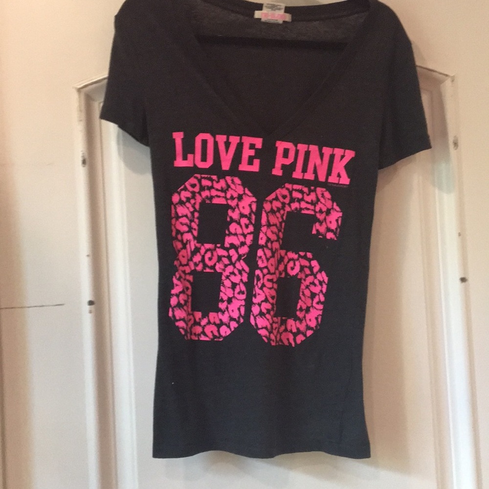 pink tank top